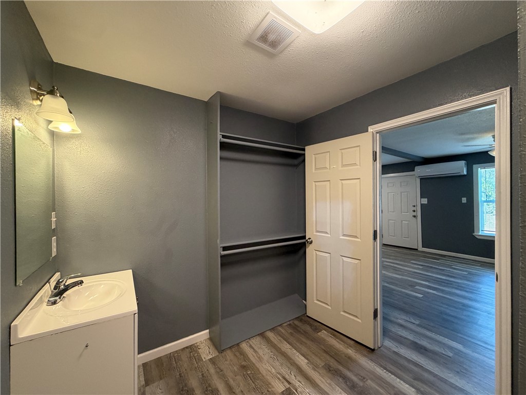2725 Deer St B Corpus Christi TX 78410