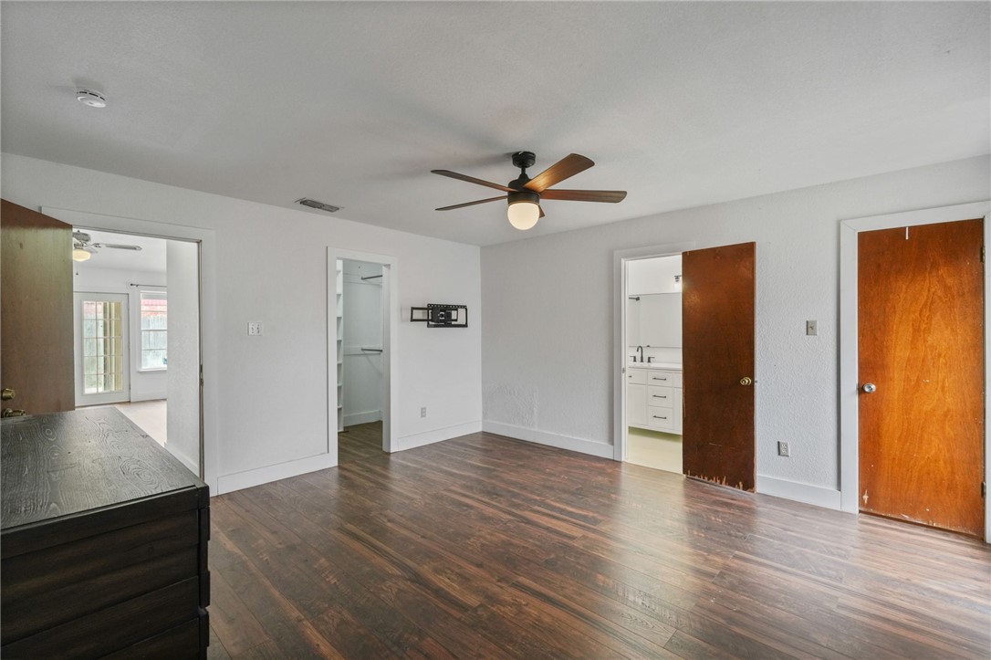 5721 Cresthaven Drive Corpus Christi TX 78415