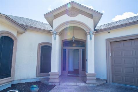 8218 Merlin Place Corpus Christi TX 78414