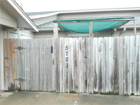 5723 Crestmore Drive Corpus Christi TX 78415