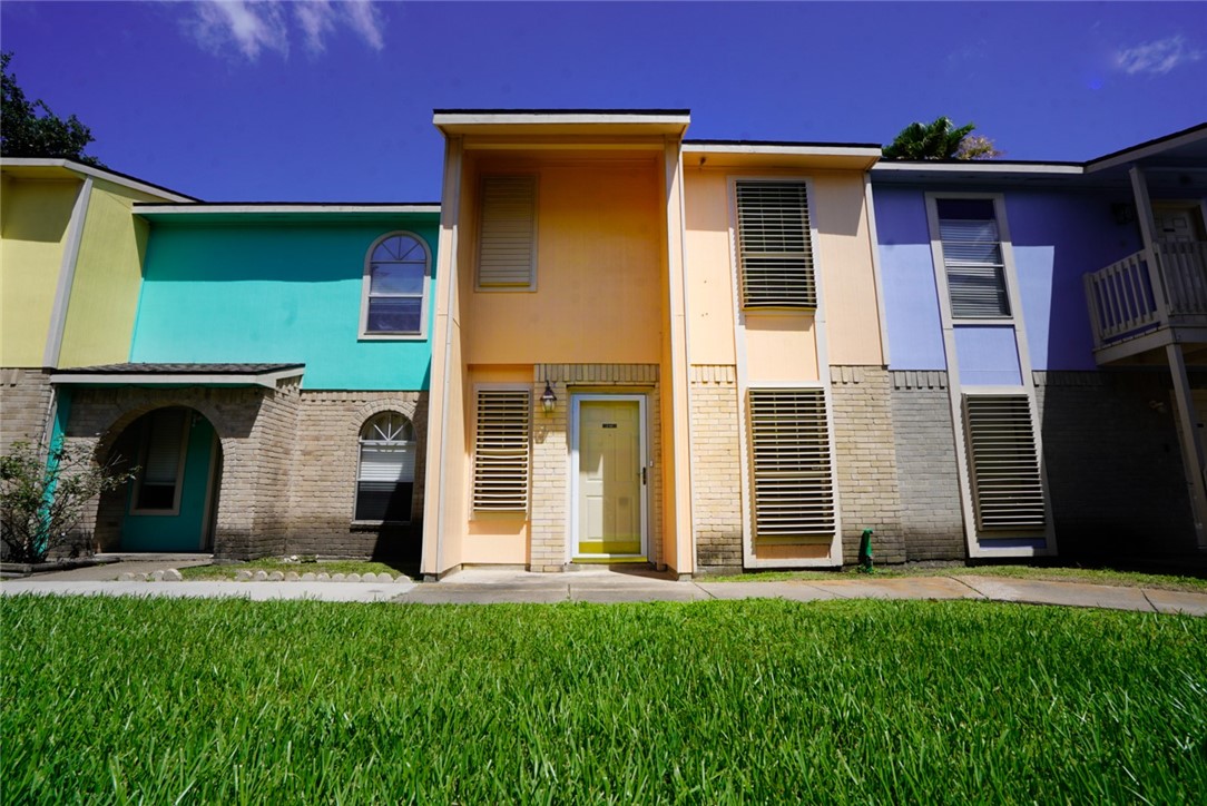 6702 Everhart E-102 Corpus Christi TX 78413