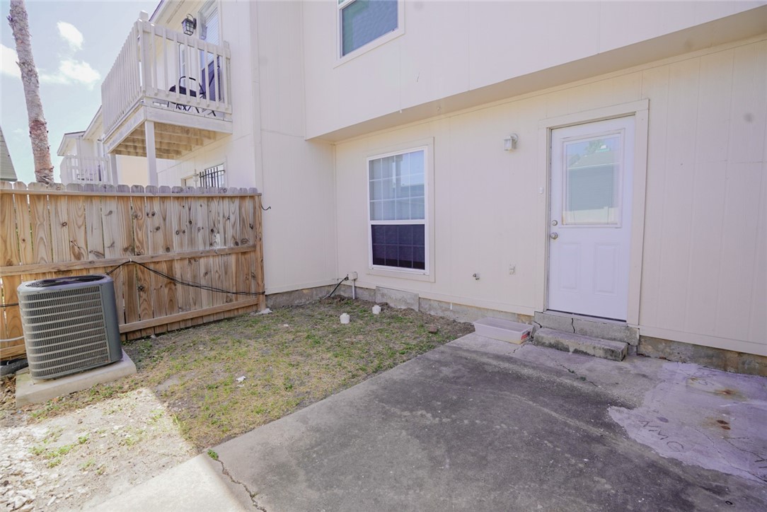 6702 Everhart E-102 Corpus Christi TX 78413