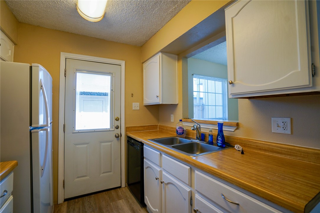 6702 Everhart E-102 Corpus Christi TX 78413
