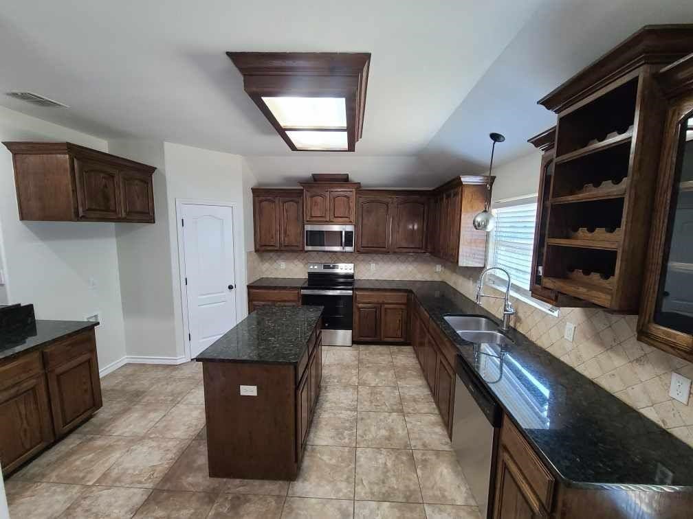 1921 Woodbend Drive Corpus Christi TX 78412