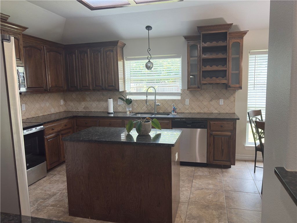 1921 Woodbend Drive Corpus Christi TX 78412