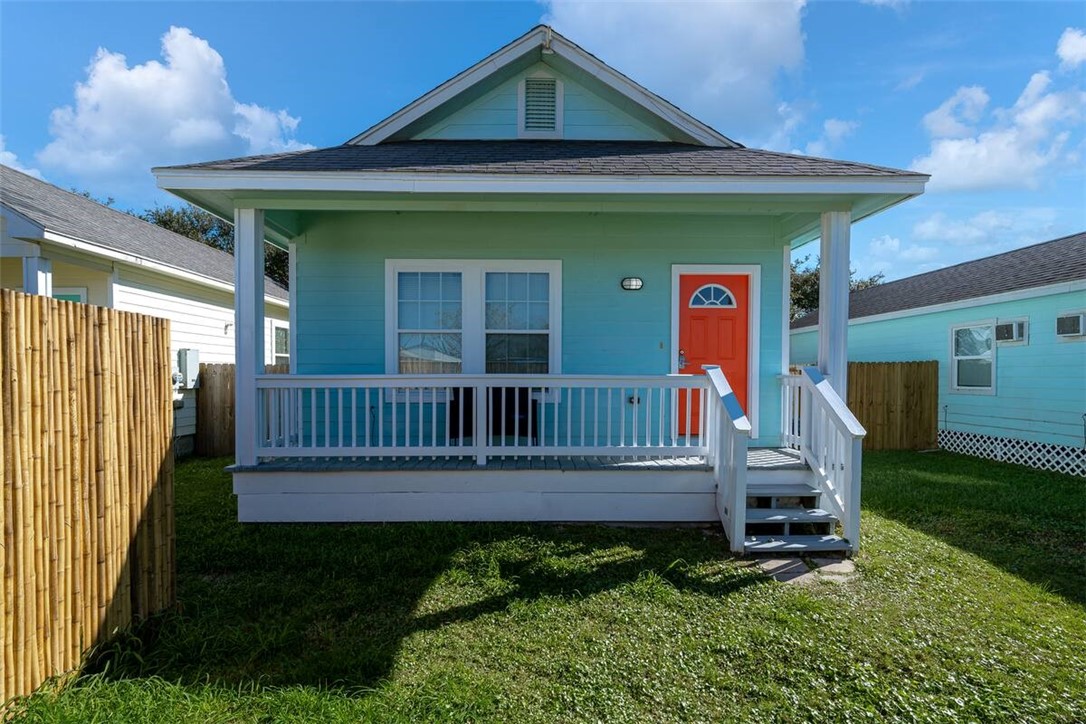 609 W Liberty Street 4 Rockport TX 78382