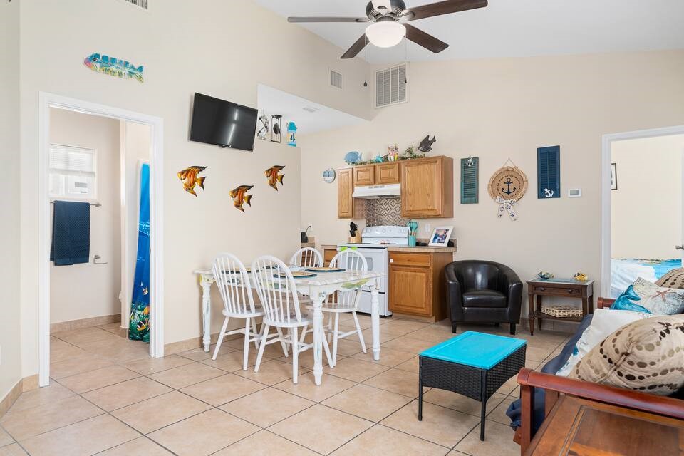 609 W Liberty Street 4 Rockport TX 78382