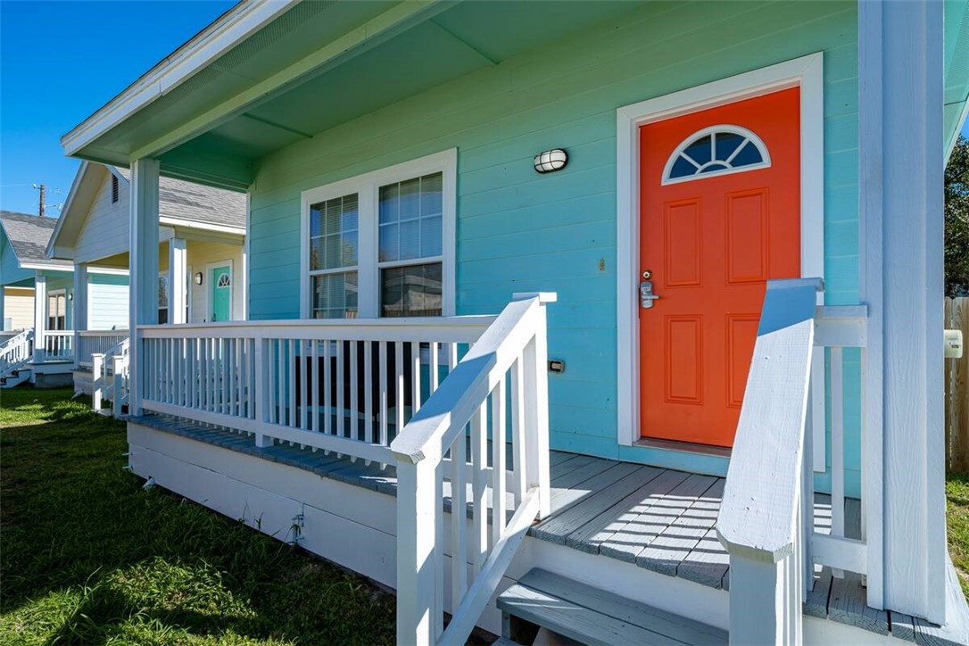 609 W Liberty Street 4 Rockport TX 78382