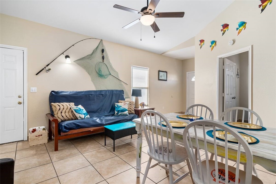 609 W Liberty Street 4 Rockport TX 78382