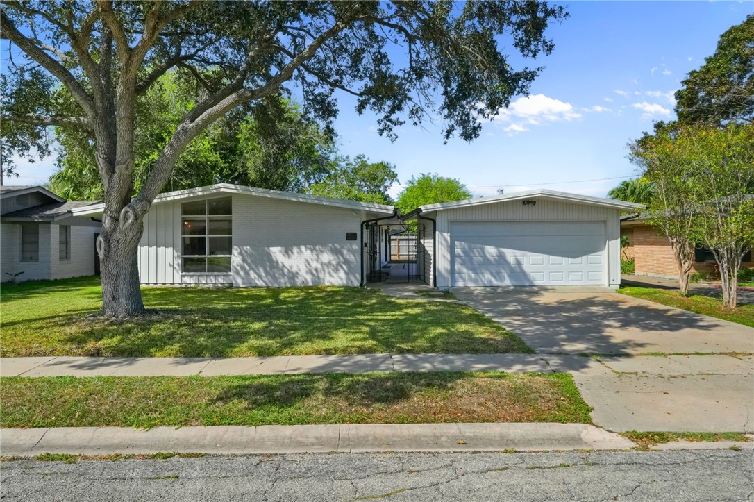 918 Dolphin Place Corpus Christi TX 78411