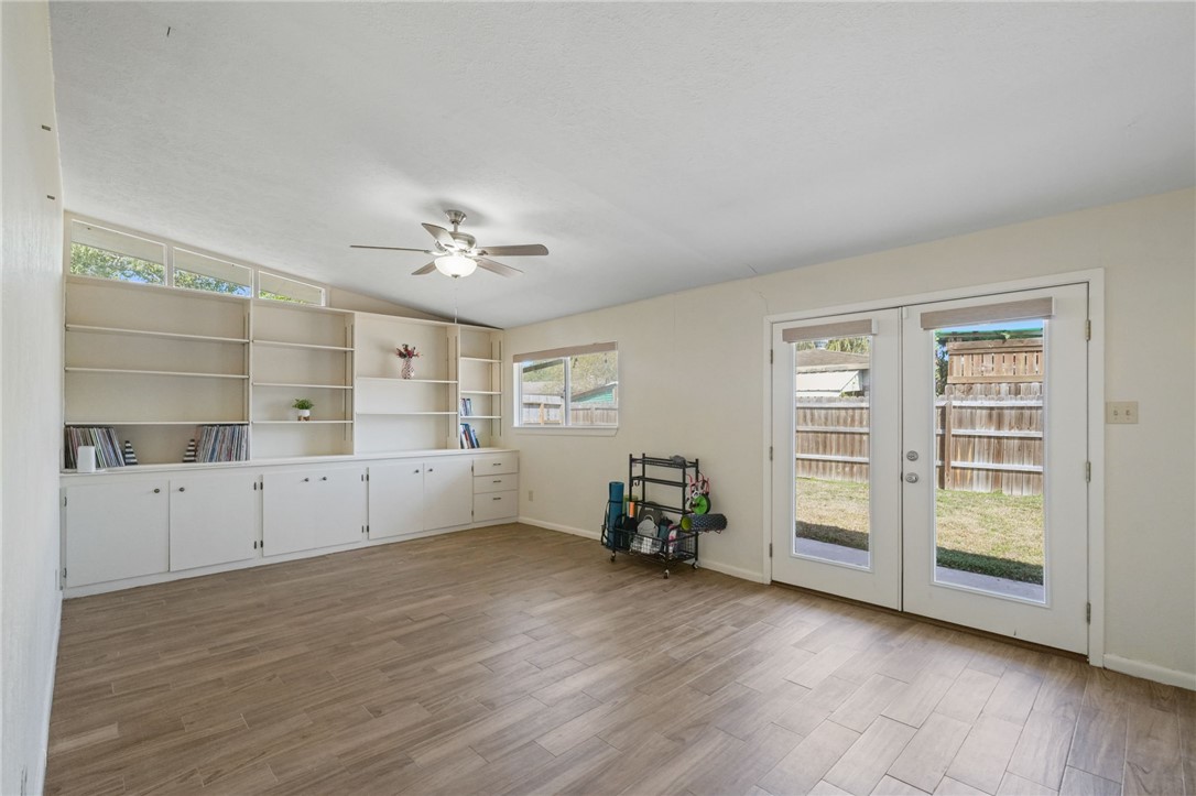 918 Dolphin Place Corpus Christi TX 78411
