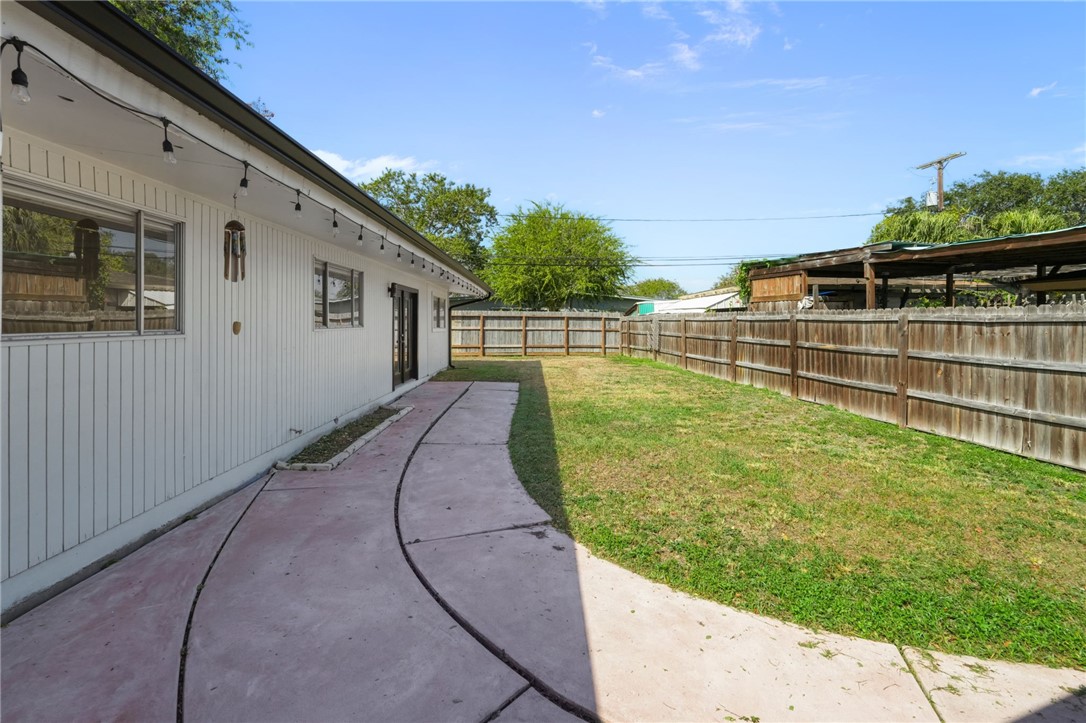 918 Dolphin Place Corpus Christi TX 78411
