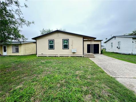 921 Oak Street Taft TX 78390