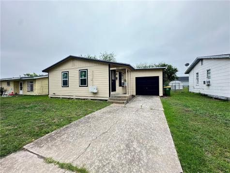 921 Oak Street Taft TX 78390