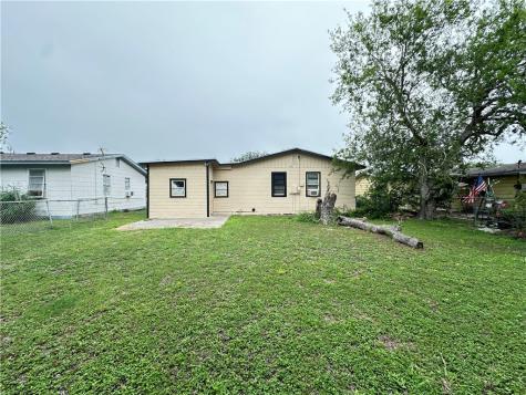 921 Oak Street Taft TX 78390