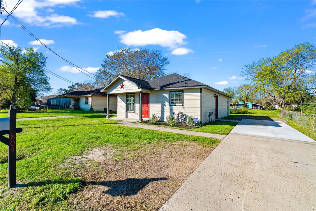 804 Avenue B Sinton TX 78387