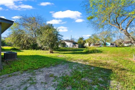 804 Avenue B Sinton TX 78387
