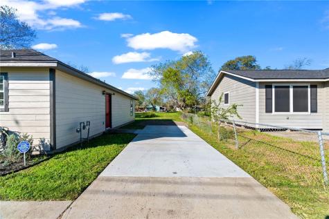 804 Avenue B Sinton TX 78387