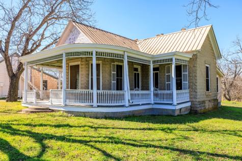 402 S Adams Street Fredericksburg TX 78624