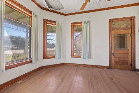 402 S Adams Street Fredericksburg TX 78624