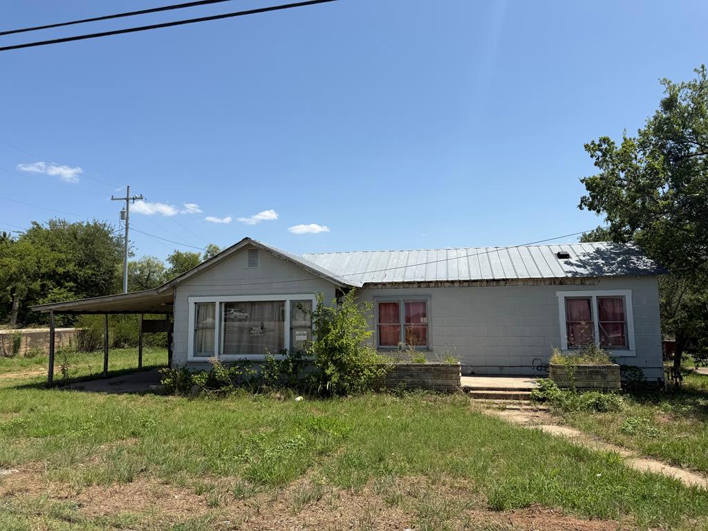 504 E Young St E Young Street Llano TX 78643