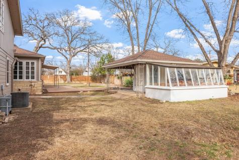 707 N Milam Street Fredericksburg TX 78624