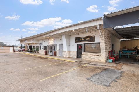 905 E Main Street Fredericksburg TX 78624