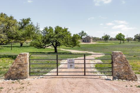 9695 Us Highway 290 Hye TX 78635