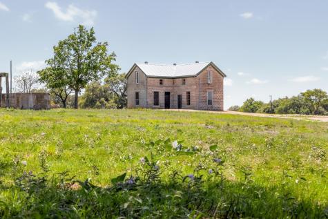 9695 Us Highway 290 Hye TX 78635