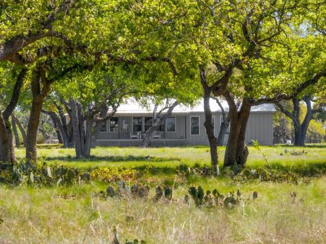 9695 Us Highway 290 Hye TX 78635