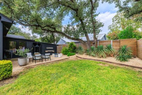 103 N Cherry Street Fredericksburg TX 78624