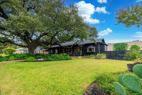 103 N Cherry Street Fredericksburg TX 78624