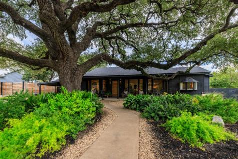 103 N Cherry Street Fredericksburg TX 78624