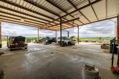 14445 E Us Highway 290 Stonewall TX 78671