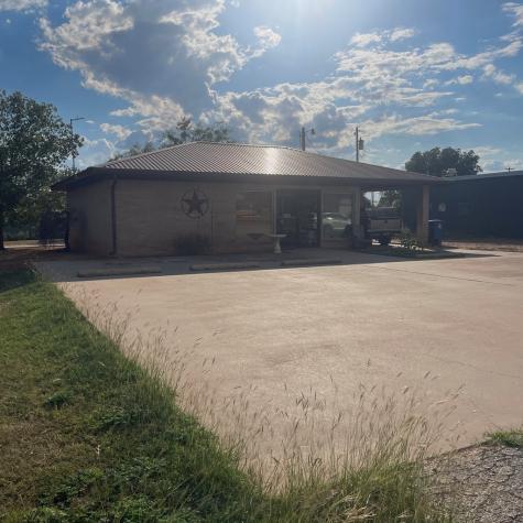 401 W 10th Street Robert Lee TX 76945