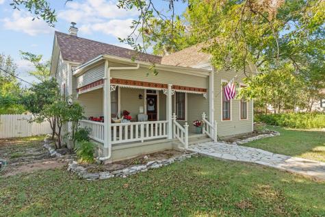 104 N Cherry Street Fredericksburg TX 78624