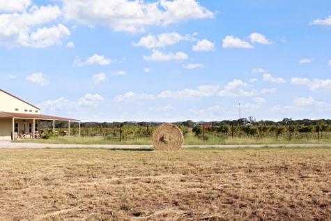 11157 W Us Highway 290 Hye TX 78635
