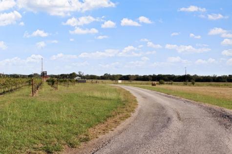 11157 W Us Highway 290 Hye TX 78635