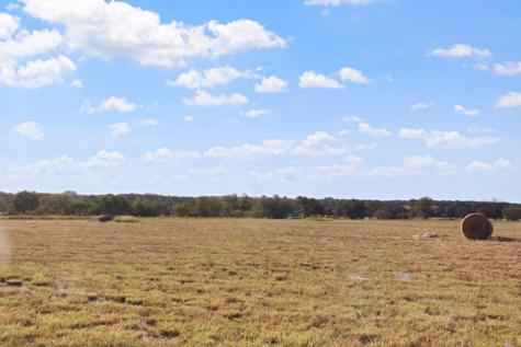 11157 W Us Highway 290 Hye TX 78635