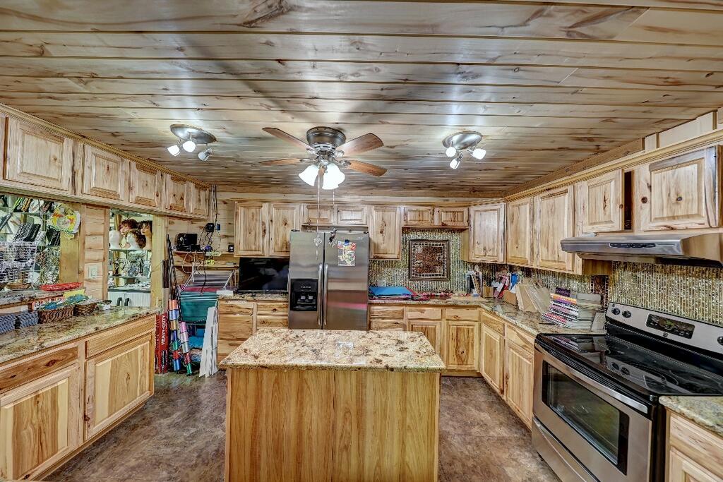 105 N 11th Street Junction TX 76849