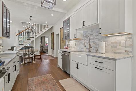 119 W San Antonio Street Fredericksburg TX 78624
