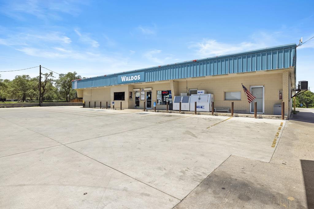 23682 W Us Highway 290 Harper TX 78631