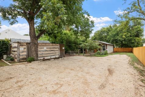 514 W Austin Street Fredericksburg TX 78624