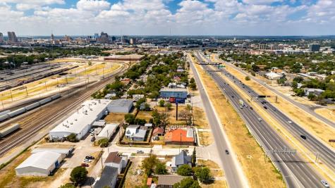 1950 N Ih-35 San Antonio TX 78208