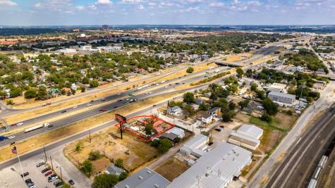1950 N Ih-35 San Antonio TX 78208