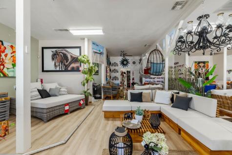 1950 N Ih-35 San Antonio TX 78208