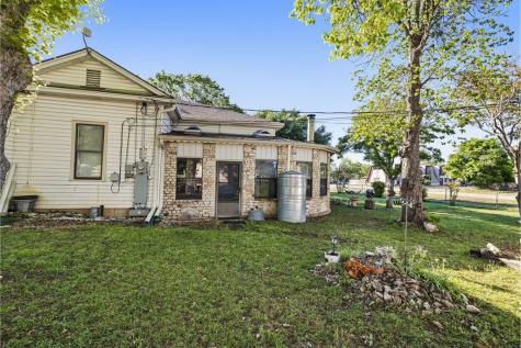 1028 Jefferson Street Kerrville TX 78028