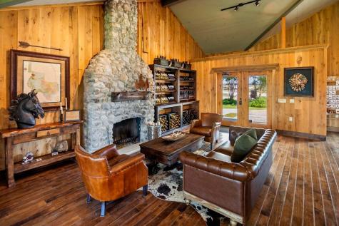 13502 E Us Highway 290 Stonewall TX 78671