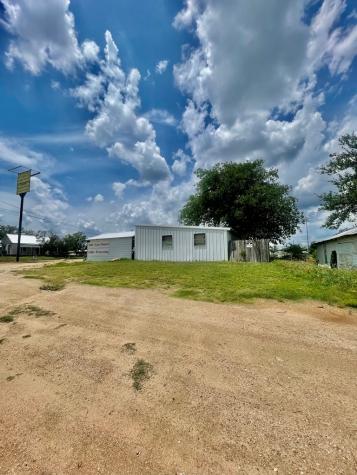 1010 Bessemer Street Llano TX 78643