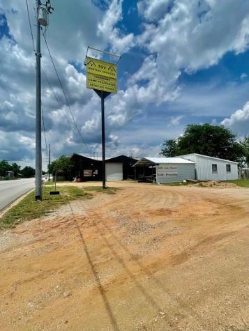 1010 Bessemer Street Llano TX 78643